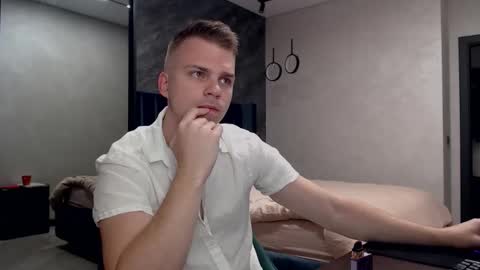 Justin online show from October 11, 2025, 4:44 am