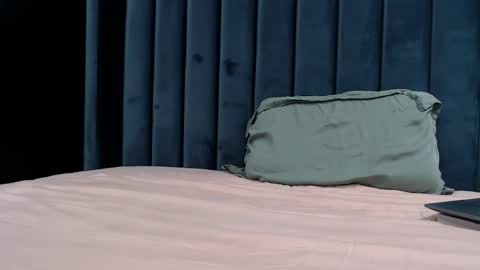 Justin online show from November 10, 2025, 5:06 am