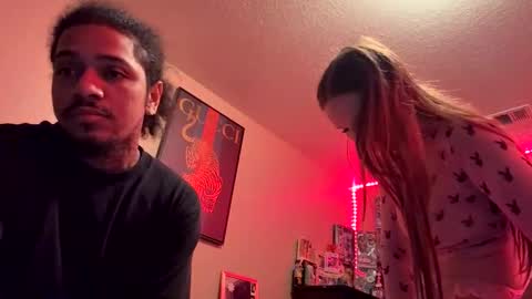 Snapshot of prettyandpinkkk chatting on March 2, 2026, 10:44 am prettyypinkk3 online show from March 2, 2026, 10:44 am