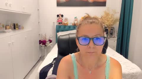 Snapshot of prettyblackeyes chatting on June 24, 2026, 6:23 am wilma online show from June 24, 2026, 6:23 am