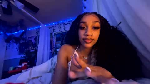 Snapshot of prettyblackgal chatting on February 1, 2026, 9:19 am prettyblackgal online show from February 1, 2026, 9:19 am