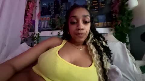 Snapshot of prettyblackgal chatting on February 18, 2026, 1:23 am prettyblackgal online show from February 18, 2026, 1:23 am