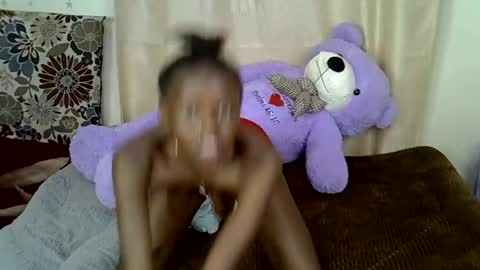 Bunny online show from November 19, 2025, 10:43 pm