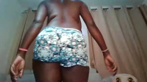 Snapshot of prettydulce chatting on September 18, 2025, 2:35 am prettydulce online show from September 18, 2025, 2:35 am
