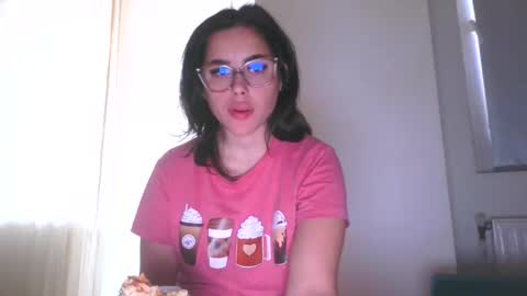 prettyjulliette online show from October 26, 2025, 2:23 pm