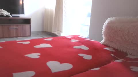 prettyjulliette online show from October 31, 2025, 2:18 pm