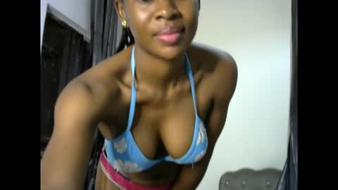 Snapshot of prettylove5 chatting on September 24, 2025, 5:22 am evelyn online show from September 24, 2025, 5:22 am