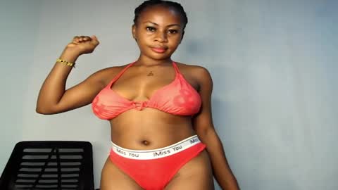 Snapshot of prettylove5 chatting on May 14, 2026, 10:00 am evelyn online show from May 14, 2026, 10:00 am
