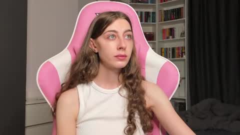 Snapshot of prettysomething chatting on July 20, 2026, 10:39 am Sophie next stream will be at Monday i will wait you guys online show from July 20, 2026, 10:39 am
