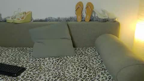 prettyvanessa online show from March 5, 2026, 8:32 am