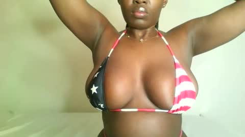 prettyvishy online show from October 13, 2025, 2:44 am