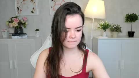 Kitty online show from September 24, 2025, 3:32 am