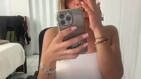 prettyyykittyyy22 online show from April 24, 2026, 3:53 am