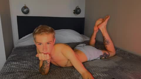 HUNTER LEO KEVIN online show from April 3, 2026, 4:10 am