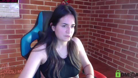 Snapshot of princesa_leia_zathur chatting on December 23, 2024, 8:25 pm Leia online show from December 23, 2024, 8:25 pm