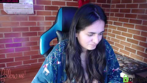 Snapshot of princesa_leia_zathur chatting on January 8, 2025, 7:45 pm Leia online show from January 8, 2025, 7:45 pm