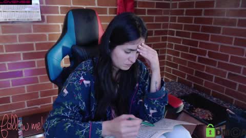 Snapshot of princesa_leia_zathur chatting on January 24, 2025, 5:53 pm Leia online show from January 24, 2025, 5:53 pm