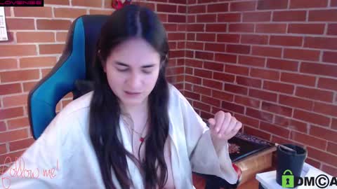 Snapshot of princesa_leia_zathur chatting on February 14, 2025, 3:58 pm Leia online show from February 14, 2025, 3:58 pm