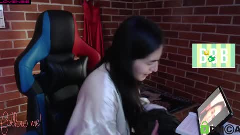 Snapshot of princesa_leia_zathur chatting on February 14, 2025, 7:02 pm Leia online show from February 14, 2025, 7:02 pm