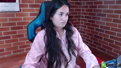 Snapshot of princesa_leia_zathur chatting on September 15, 2025, 1:22 pm Leia online show from September 15, 2025, 1:22 pm