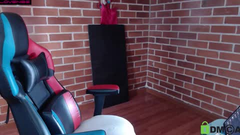 Snapshot of princesa_leia_zathur chatting on October 8, 2025, 3:20 pm Leia online show from October 8, 2025, 3:20 pm