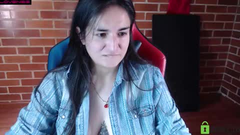 Snapshot of princesa_leia_zathur chatting on October 16, 2025, 2:29 pm Leia online show from October 16, 2025, 2:29 pm