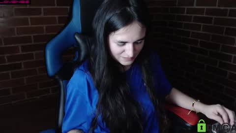 Snapshot of princesa_leia_zathur chatting on October 28, 2025, 12:03 am Leia online show from October 28, 2025, 12:03 am