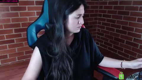 Snapshot of princesa_leia_zathur chatting on October 31, 2025, 1:23 pm Leia online show from October 31, 2025, 1:23 pm