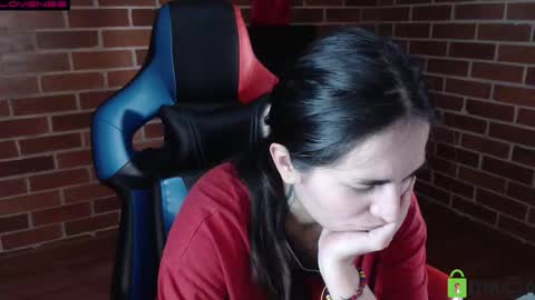 Snapshot of princesa_leia_zathur chatting on November 7, 2025, 9:37 pm Leia online show from November 7, 2025, 9:37 pm