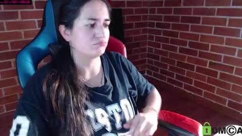 Snapshot of princesa_leia_zathur chatting on November 8, 2025, 9:57 pm Leia online show from November 8, 2025, 9:57 pm