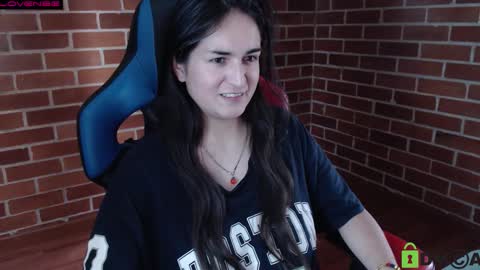 Snapshot of princesa_leia_zathur chatting on November 9, 2025, 5:11 pm Leia online show from November 9, 2025, 5:11 pm