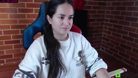 Snapshot of princesa_leia_zathur chatting on November 18, 2025, 12:42 pm Leia online show from November 18, 2025, 12:42 pm