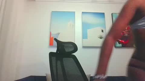 Snapshot of princess_bee1 chatting on November 3, 2025, 8:32 pm princess online show from November 3, 2025, 8:32 pm