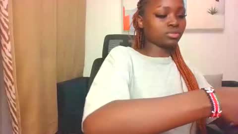 Snapshot of princess_bee1 chatting on November 7, 2025, 5:46 pm princess online show from November 7, 2025, 5:46 pm