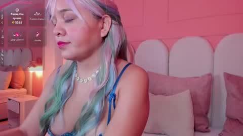 Paris  online show from September 12, 2025, 12:05 pm