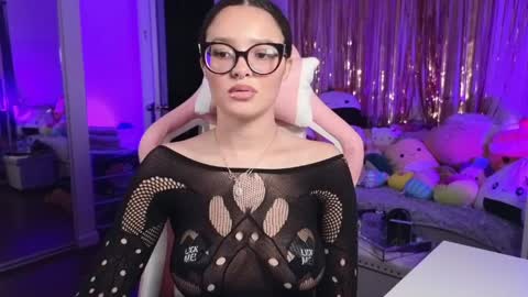 Amber online show from April 9, 2026, 8:09 am