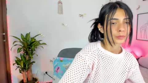 princessluna_14 online show from February 4, 2026, 9:09 pm