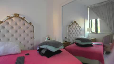 Marcela online show from March 8, 2025, 1:03 pm