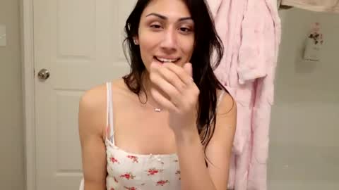 Snapshot of prinxessally chatting on February 18, 2025, 2:49 am Prinxessally online show from February 18, 2025, 2:49 am