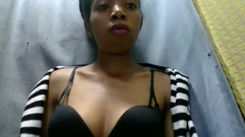 Snapshot of prisca880319 chatting on May 16, 2026, 5:26 am prisca880319 online show from May 16, 2026, 5:26 am