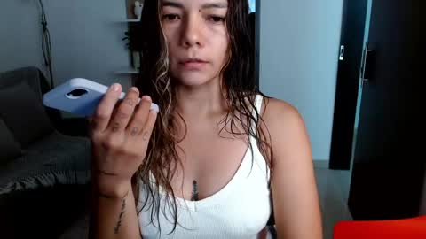 Marcela online show from May 9, 2026, 7:19 pm