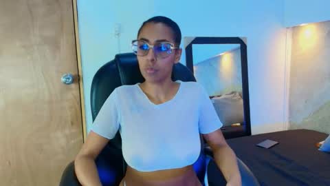 Priscila  online show from December 2, 2025, 8:59 pm