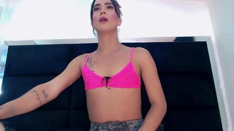 priscilarainbow online show from April 28, 2026, 12:42 am