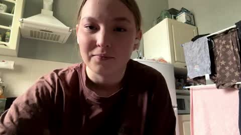 Mia online show from March 24, 2026, 11:04 am