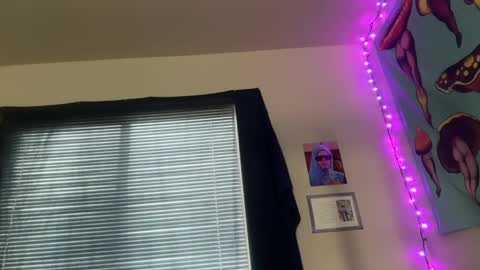 Snapshot of prism50 chatting on October 18, 2025, 9:15 pm Prism online show from October 18, 2025, 9:15 pm