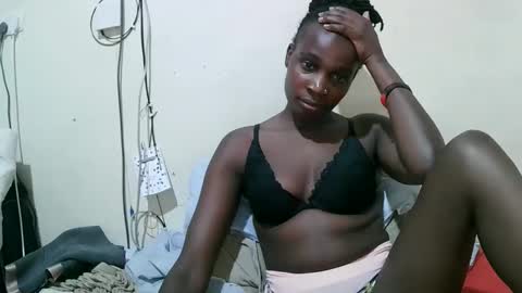 Snapshot of pritty_amber chatting on March 18, 2026, 8:45 pm pritty_amber online show from March 18, 2026, 8:45 pm