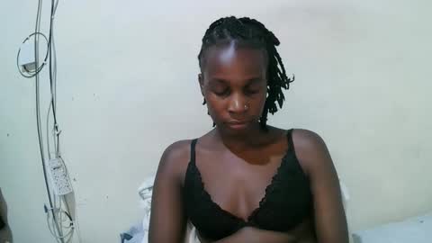 Snapshot of pritty_amber chatting on April 7, 2026, 6:52 pm pritty_amber online show from April 7, 2026, 6:52 pm