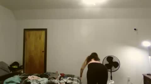 Snapshot of profoundlover chatting on December 1, 2025, 11:21 pm profoundlover online show from December 1, 2025, 11:21 pm