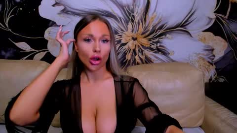 Snapshot of project_barbara chatting on October 20, 2025, 8:26 am Barbara online show from October 20, 2025, 8:26 am