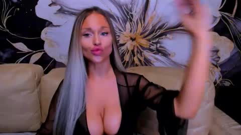 Snapshot of project_barbara chatting on November 30, 2025, 4:00 pm Barbara online show from November 30, 2025, 4:00 pm